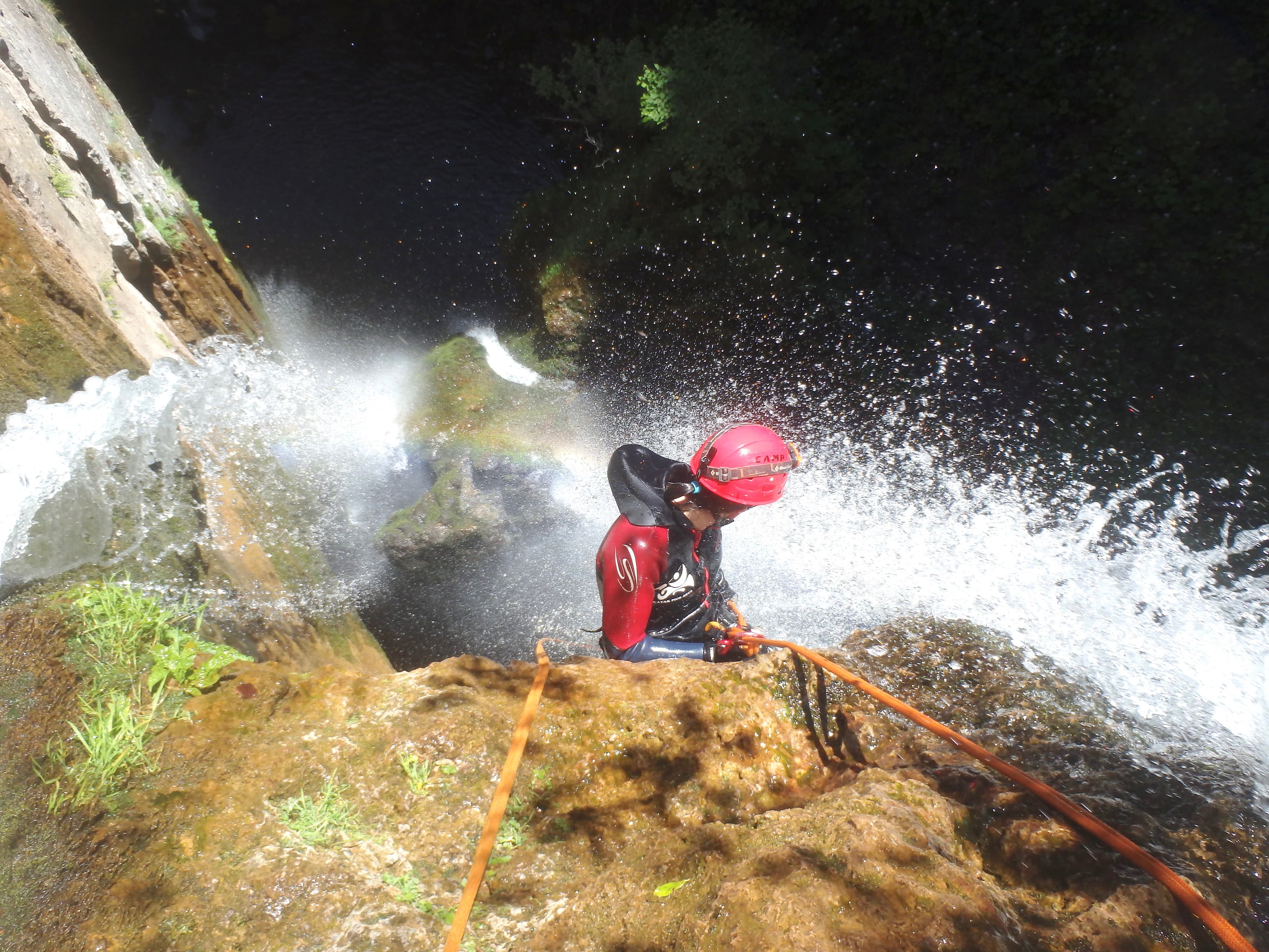 ESPELEOBARRANQUISMO CUEVA DE VALPORQUERO (+15 años)